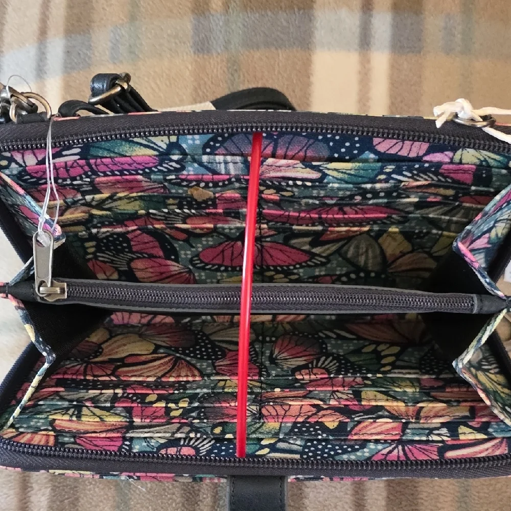 NWT Sakroots Smartphone Wristlet Crossbody - Picture 4 of 10